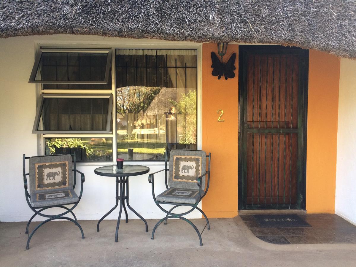 Lion'S Den Guesthouse Otjiwarongo Dış mekan fotoğraf