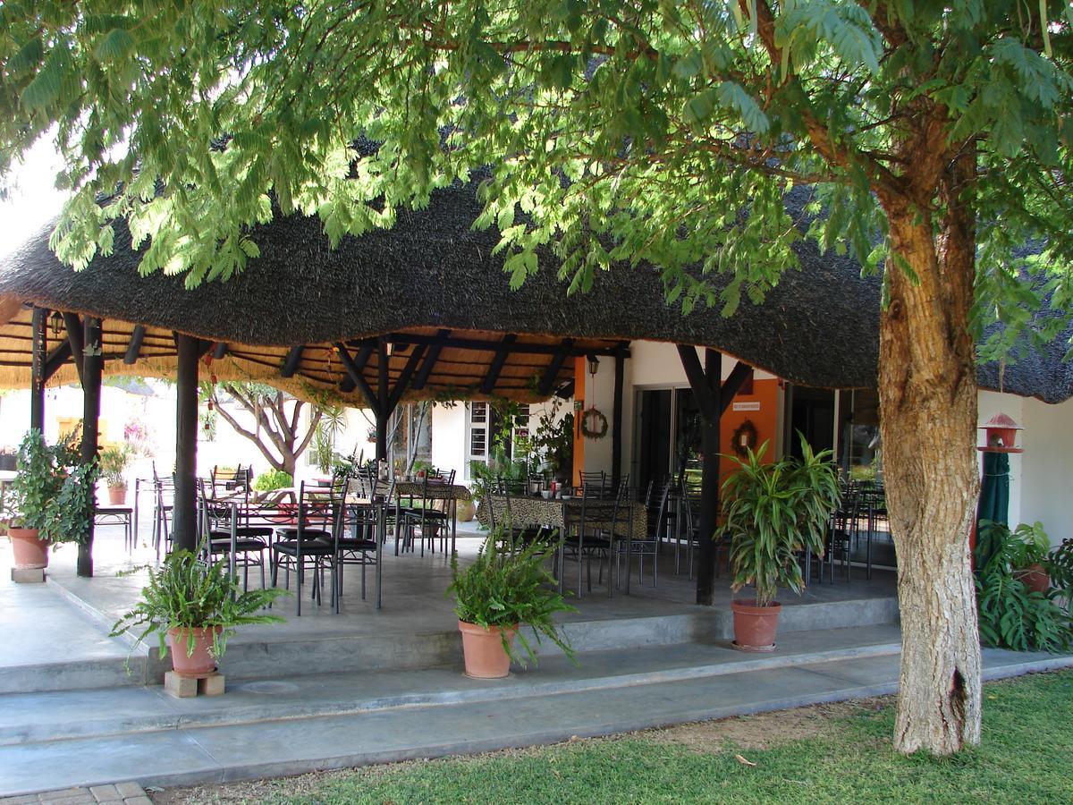 Lion'S Den Guesthouse Otjiwarongo Dış mekan fotoğraf