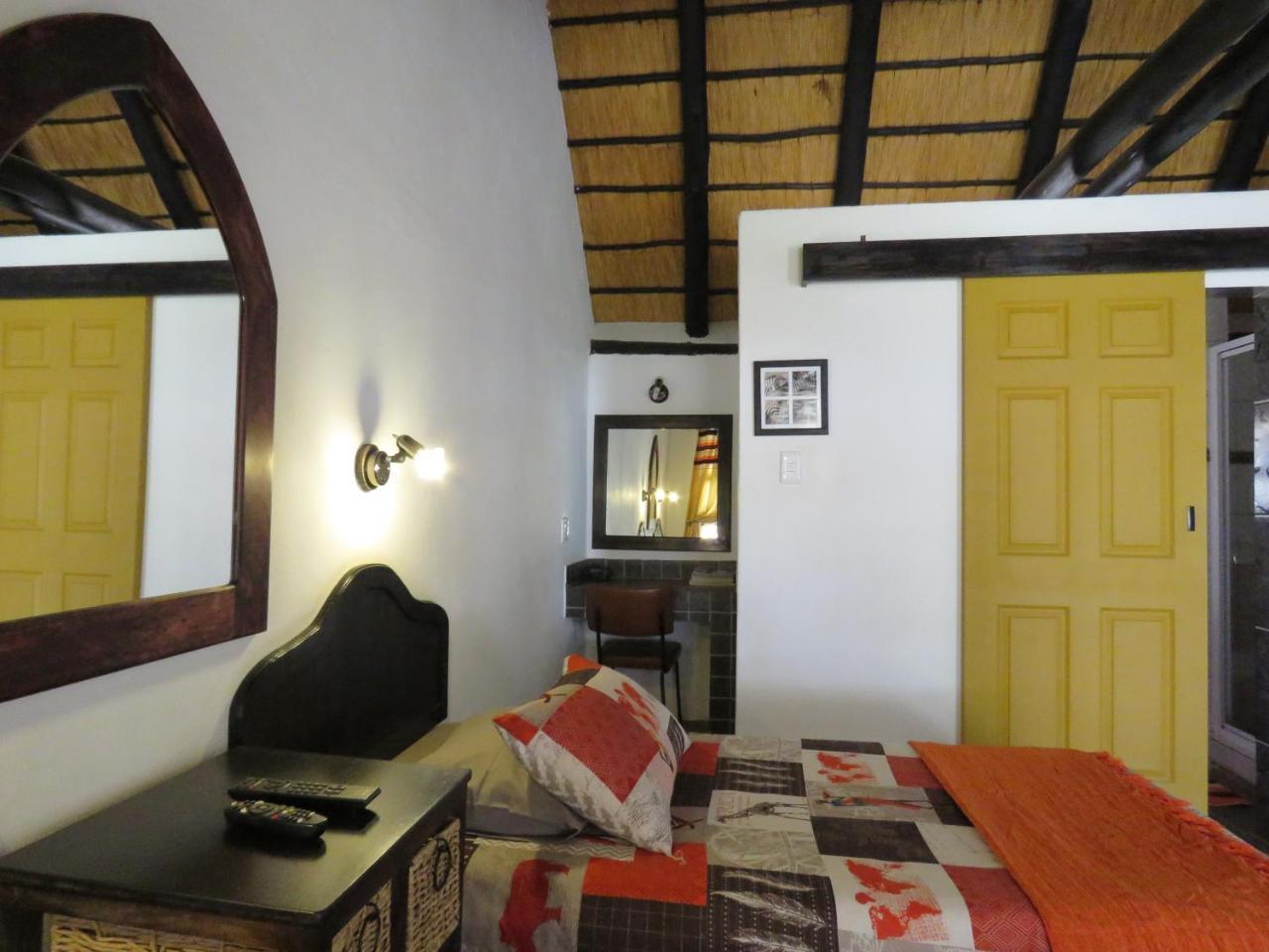 Lion'S Den Guesthouse Otjiwarongo Dış mekan fotoğraf