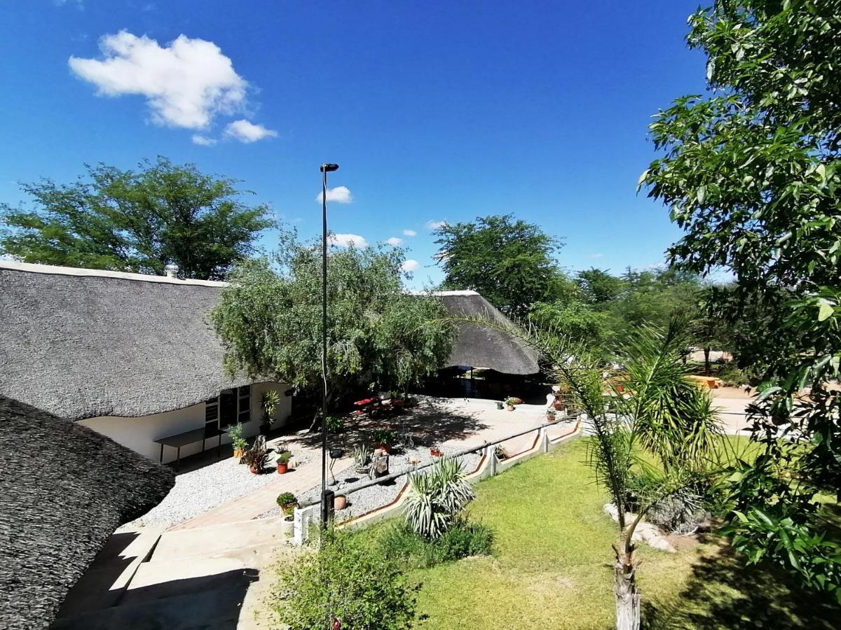 Lion'S Den Guesthouse Otjiwarongo Dış mekan fotoğraf