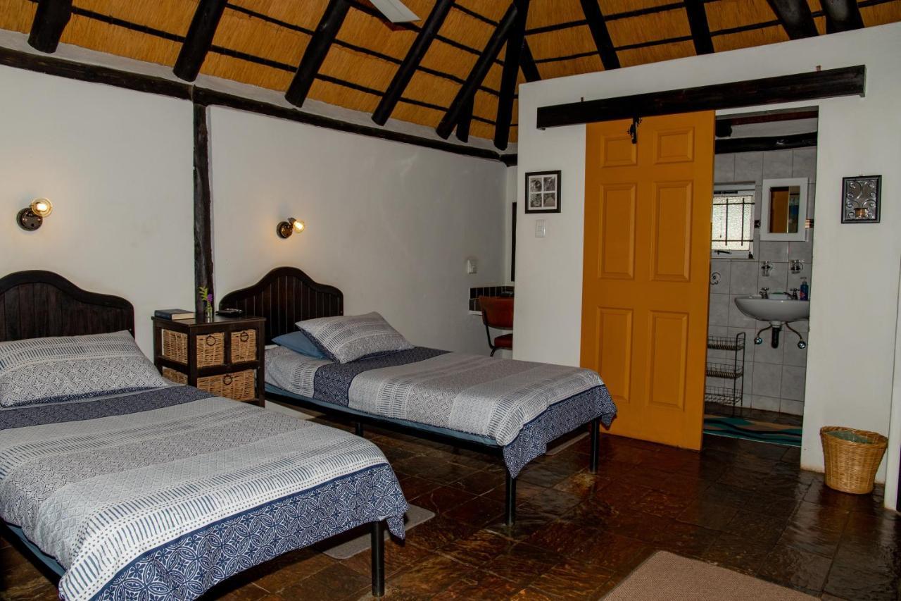 Lion'S Den Guesthouse Otjiwarongo Dış mekan fotoğraf