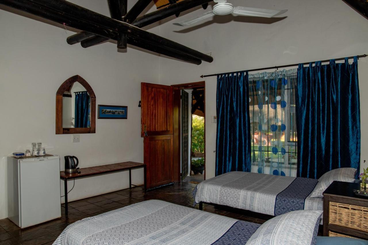 Lion'S Den Guesthouse Otjiwarongo Dış mekan fotoğraf