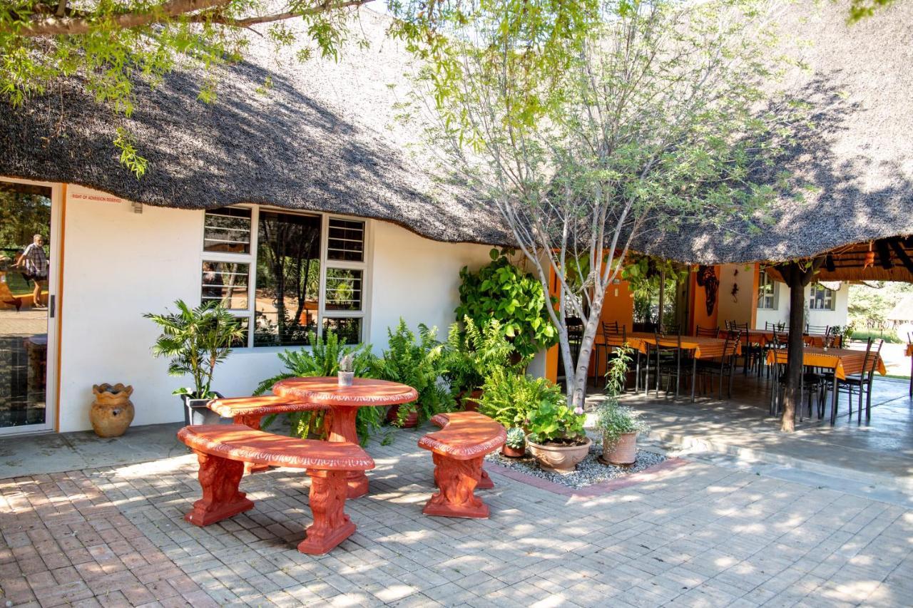 Lion'S Den Guesthouse Otjiwarongo Dış mekan fotoğraf